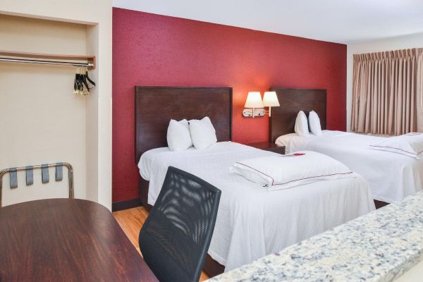 Hotel Red Roof PLUS Guilford (Guilford Center)